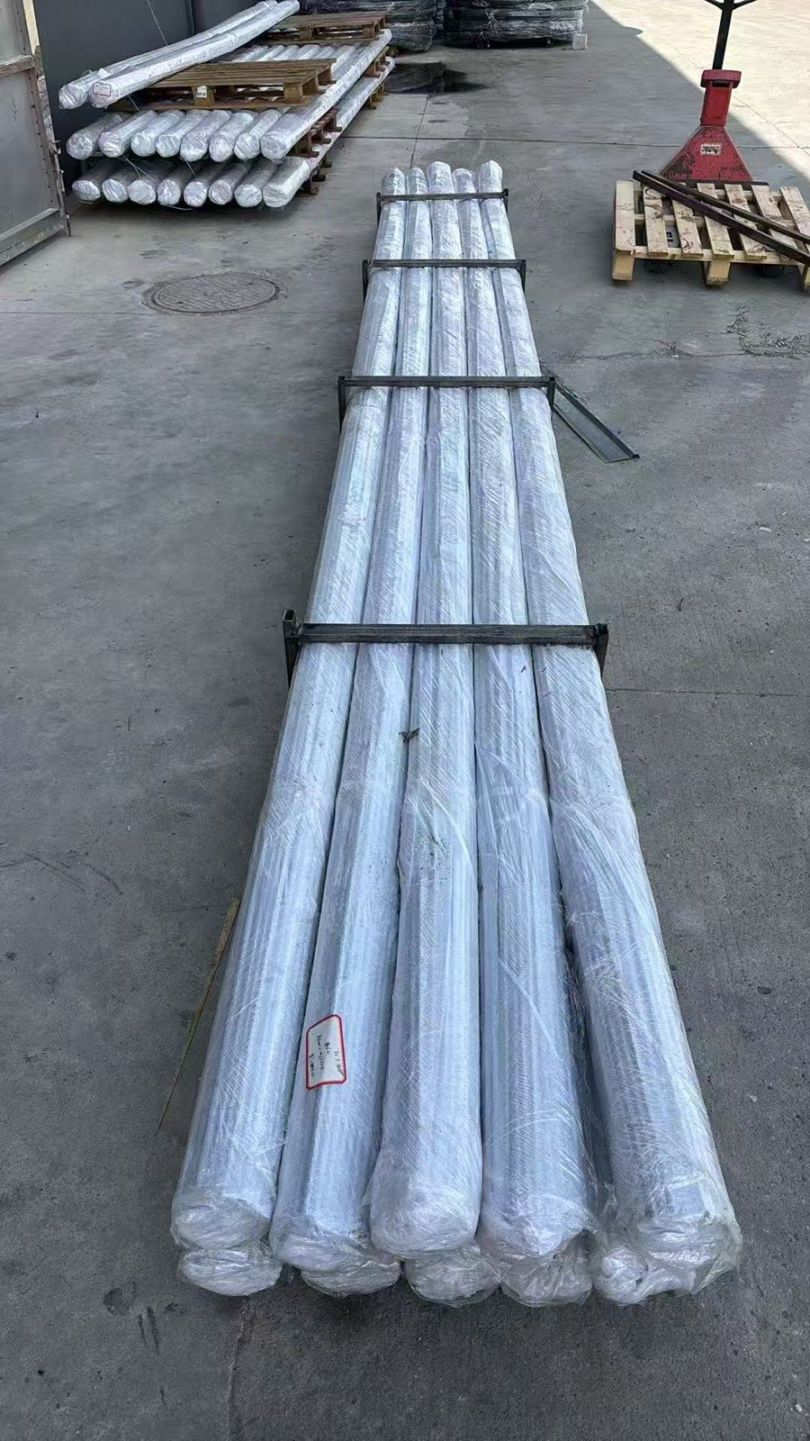 Wrapped GFRP rebar bundles on pallets